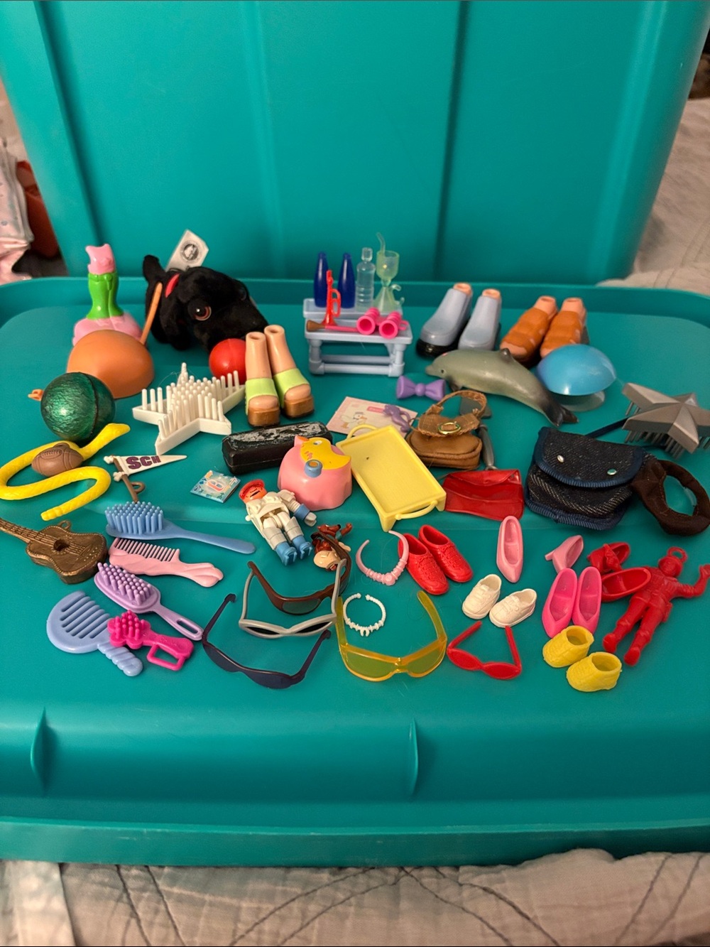 Vintage Assorted Barbie, Bratz and random Accessory Pack - Multicolor